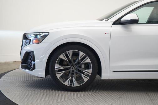 2026 Audi Q8 55 Premium Plus