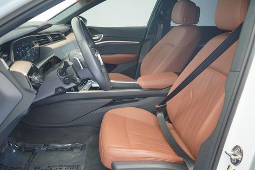 2024 Audi Q8 e-tron Premium Plus