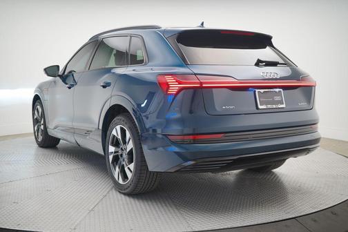 2022 Audi e-tron Premium quattro