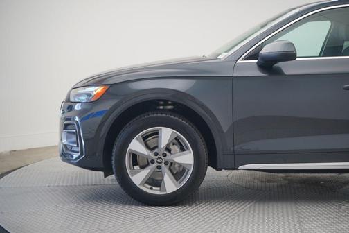 2023 Audi Q5 40 Premium Plus