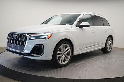 2025 Audi Q7 55 Premium Plus