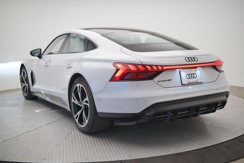 2023 Audi e-tron GT Prestige quattro