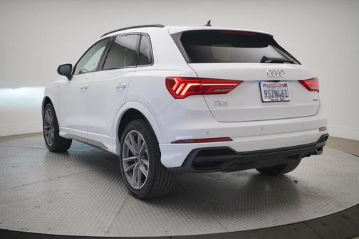 2025 Audi Q3 Premium 45 TFSI S line quattro Tiptronic