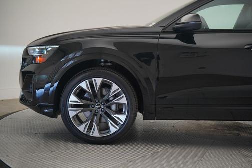 2025 Audi Q8 55 Premium