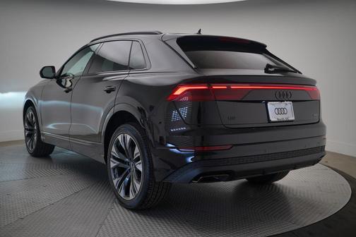 2025 Audi Q8 55 Premium