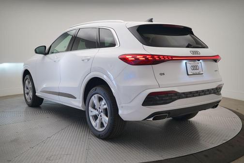 2025 Audi Q5 Premium TFSI quattro S tronic