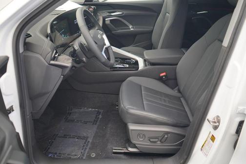 2025 Audi Q5 Premium TFSI quattro S tronic