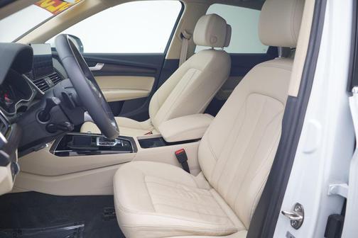2023 Audi Q5 40 Premium