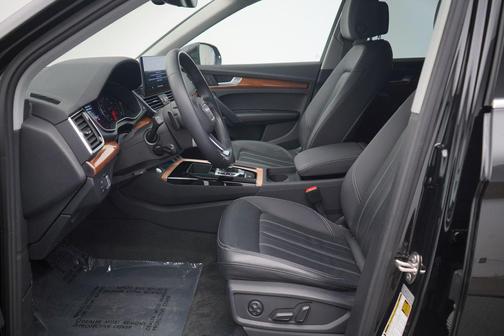 2023 Audi Q5 45 S line Premium