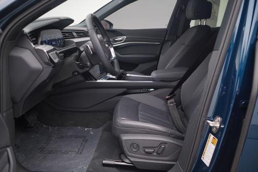2022 Audi e-tron Premium