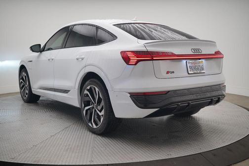 2024 Audi Q8 e-tron Premium Plus