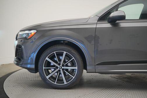 2026 Audi Q7 45 Premium Plus