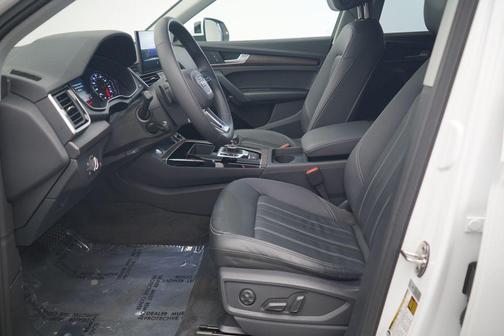 2023 Audi Q5 40 Premium