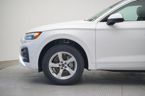 2023 Audi Q5 40 Premium