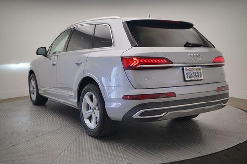 2022 Audi Q7 45 Premium