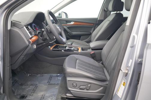 2023 Audi Q5 45 S line Premium