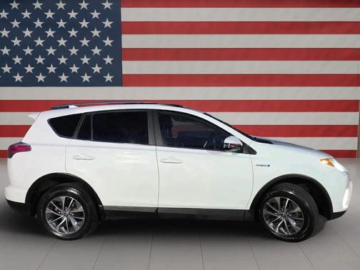 2017 Toyota RAV4 Hybrid XLE