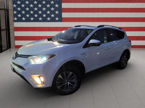 2017 Toyota RAV4 Hybrid XLE