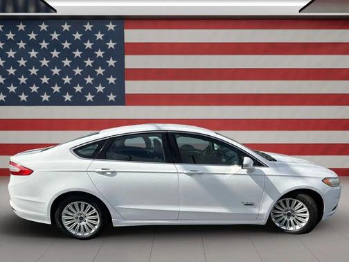 2016 Ford Fusion Energi SE Luxury