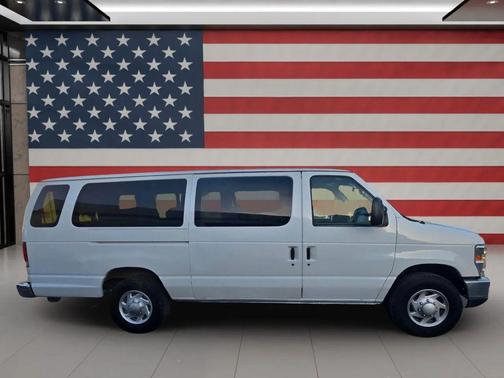 2014 Ford E350 Super Duty XLT