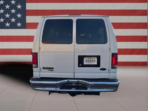 2014 Ford E350 Super Duty XLT