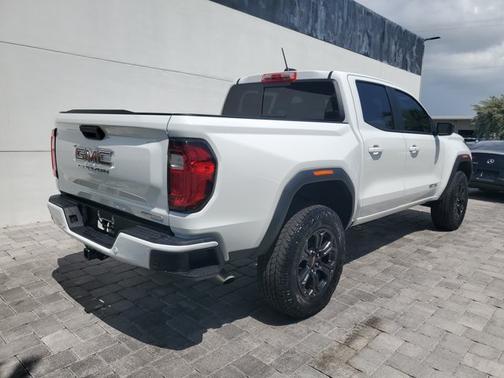 Summit White 2025 GMC Canyon 2WD Elevation