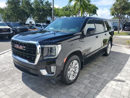 2022 GMC Yukon XL SLE