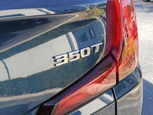 2022 Cadillac XT4 FWD Premium Luxury