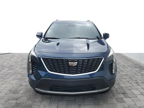 2022 Cadillac XT4 FWD Premium Luxury
