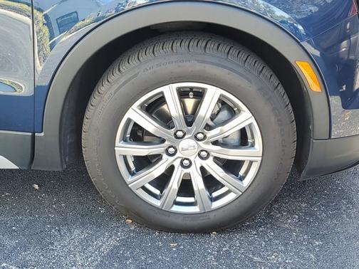 2022 Cadillac XT4 FWD Premium Luxury