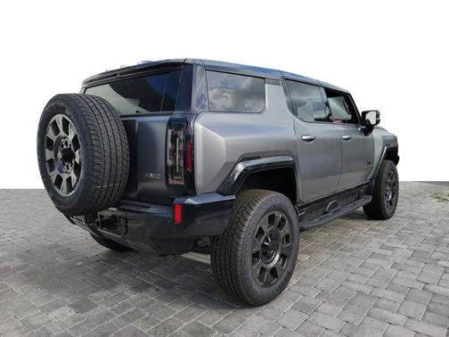 Magnus Gray Matte 2026 GMC HUMMER EV SUV 3X