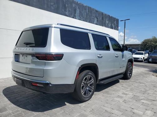 2024 Jeep Wagoneer Base