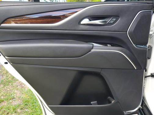 2022 Cadillac Escalade Luxury