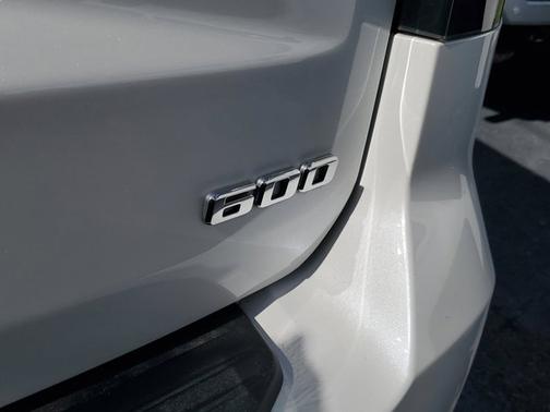 2022 Cadillac Escalade Luxury