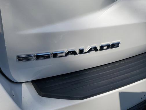 2022 Cadillac Escalade Luxury