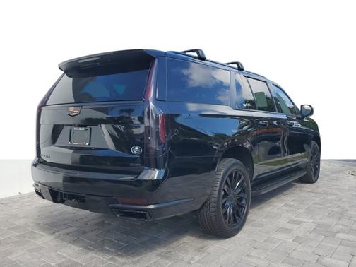2022 Cadillac Escalade ESV Premium Luxury