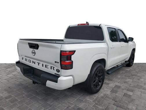 Glacier White 2023 Nissan Frontier SV