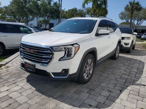 Summit White 2023 GMC Terrain SLT