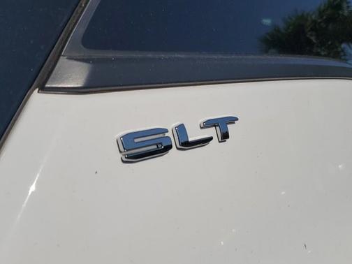 Summit White 2023 GMC Terrain SLT