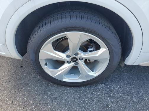 2024 Audi Q5 S line Premium Plus