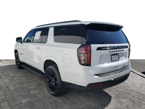 2023 Chevrolet Suburban RST