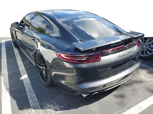 2017 Porsche Panamera Turbo