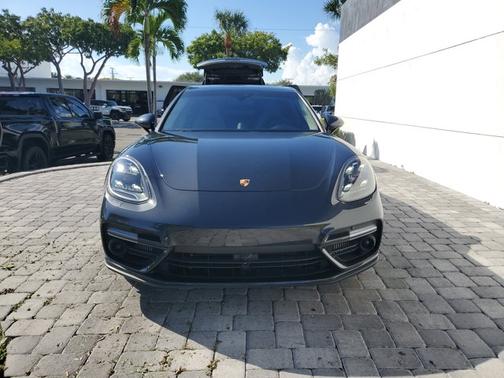 2017 Porsche Panamera Turbo