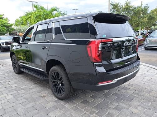2025 GMC Yukon Elevation