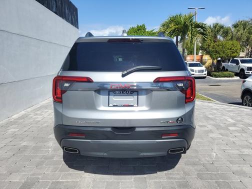 2023 GMC Acadia AT4