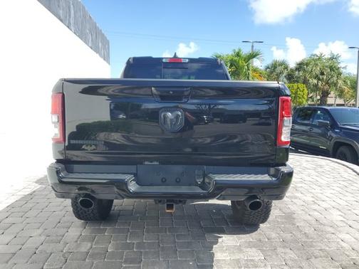 Diamond Black Crystal Pearlcoat 2022 RAM 1500 Big Horn