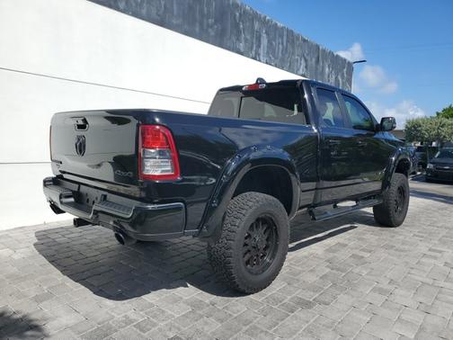 Diamond Black Crystal Pearlcoat 2022 RAM 1500 Big Horn