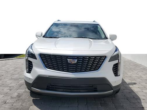 2022 Cadillac XT4 FWD Premium Luxury