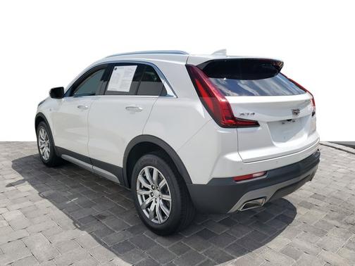 2022 Cadillac XT4 FWD Premium Luxury