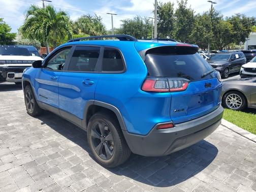 Hydro Blue Pearlcoat 2023 Jeep Cherokee Altitude Lux